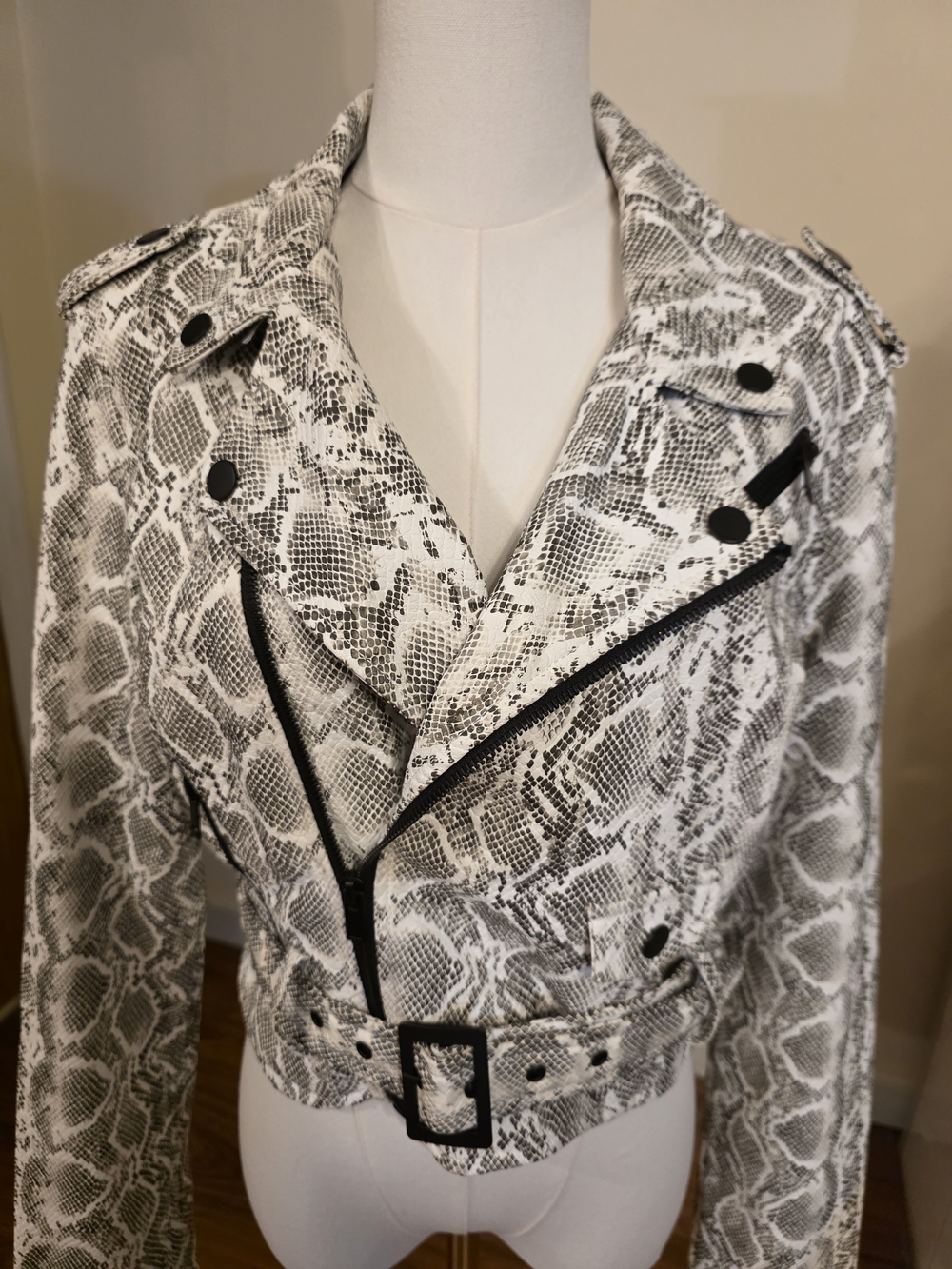 Ashley By 26 International Womens Snake-Print Moto Jacket - Black & White